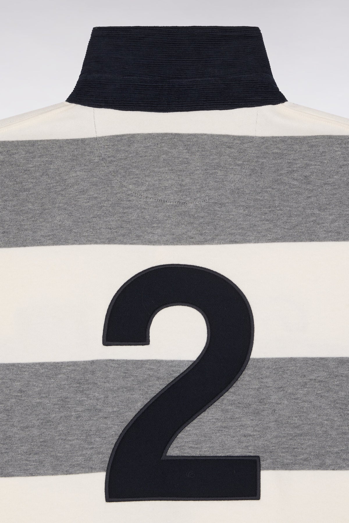 Maillot manches longues rayé gris et blanc broderie 2