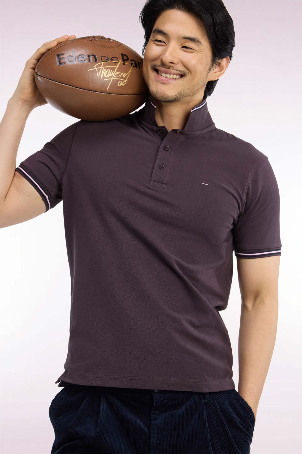 Polo manches courtes en piqué coton marron coupe droite