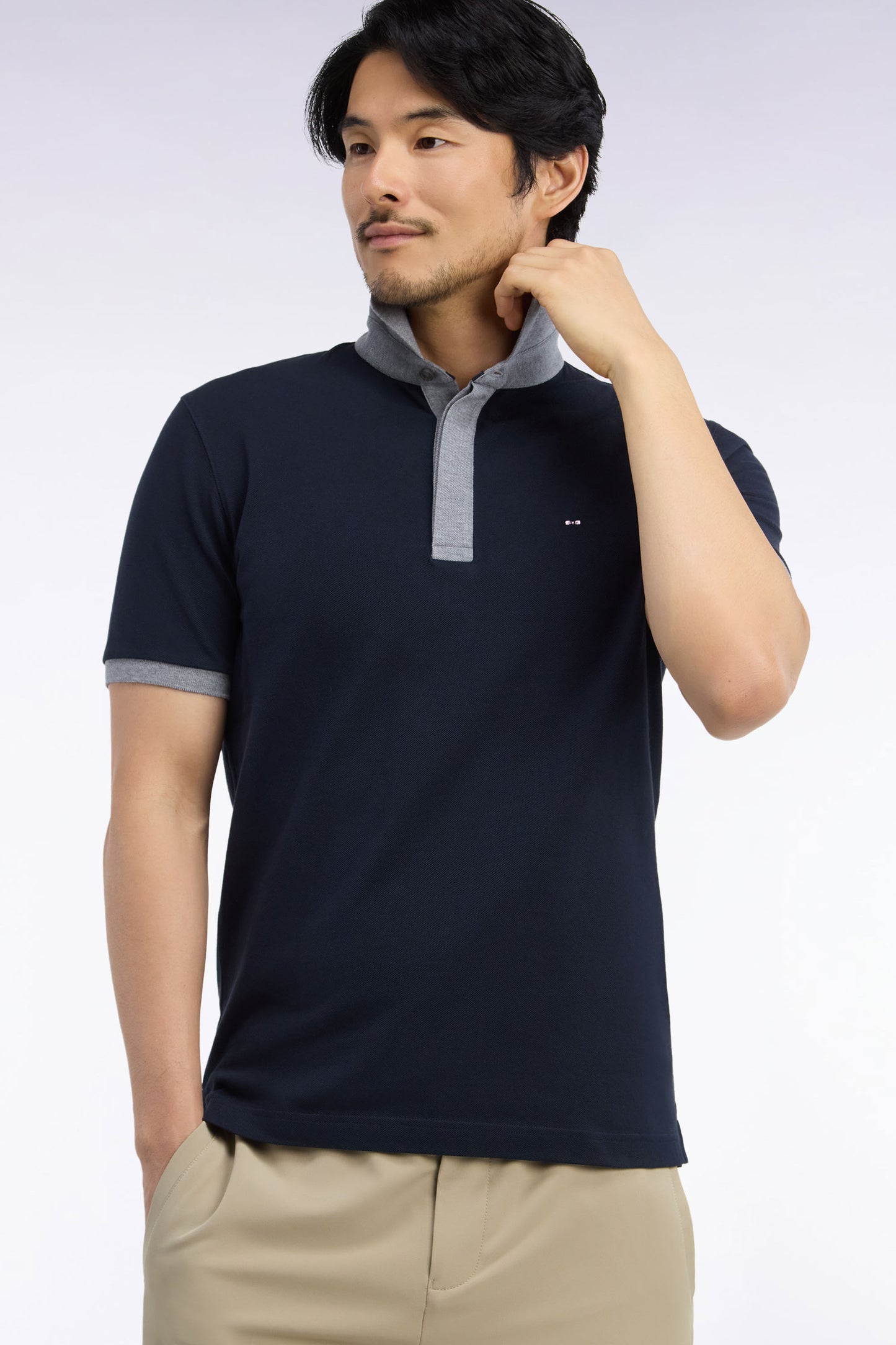 Polo manches courtes bicolore en coton marine et gris coupe droite