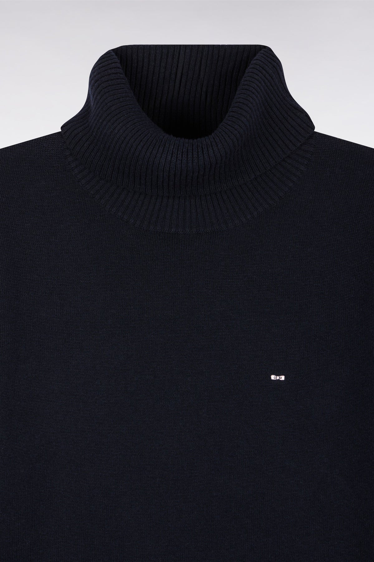 Pull col roulé en laine et coton marine coupe droite
