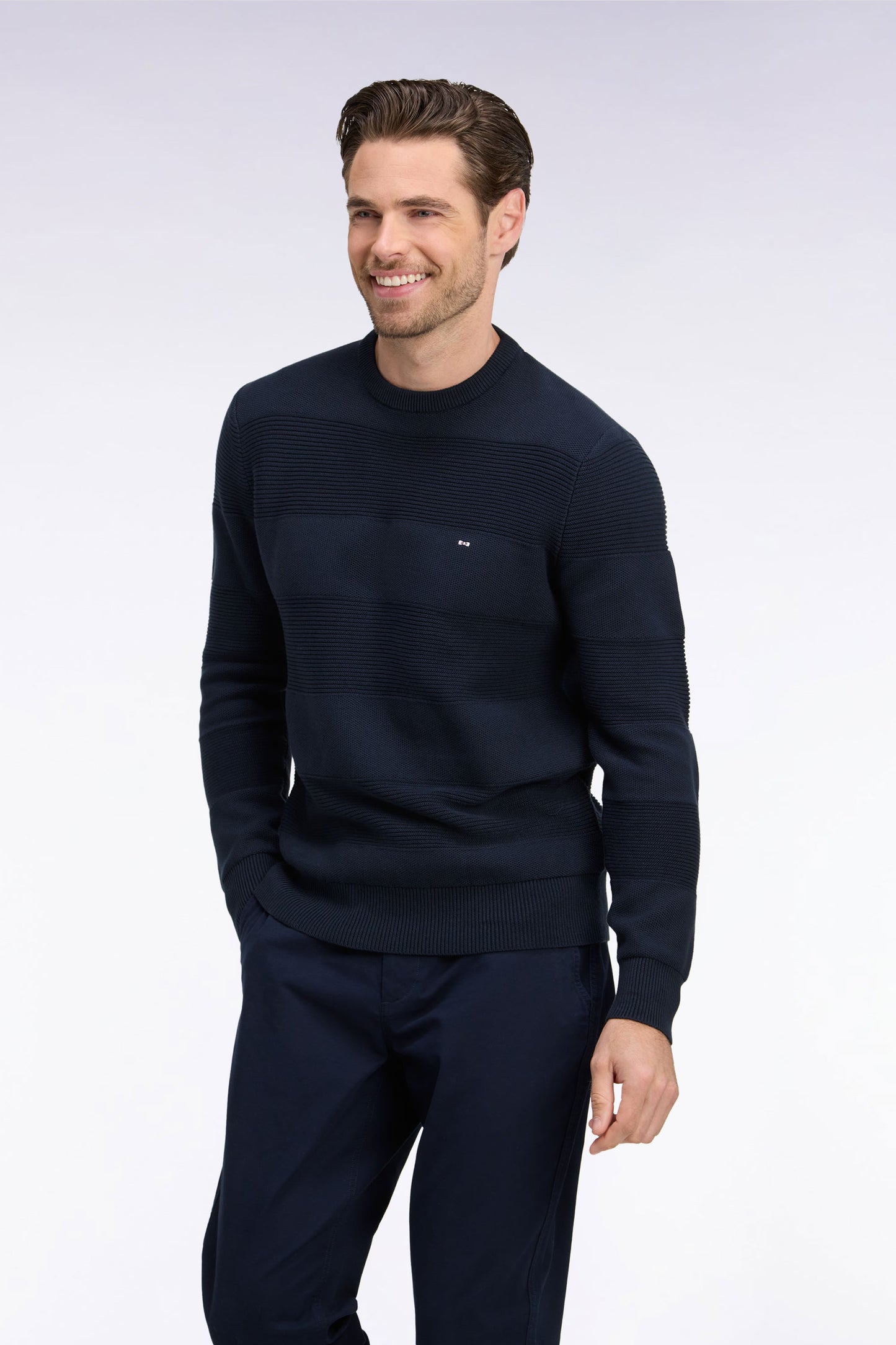 Pull à col rond en maille marine à effet de rayures coupe regular