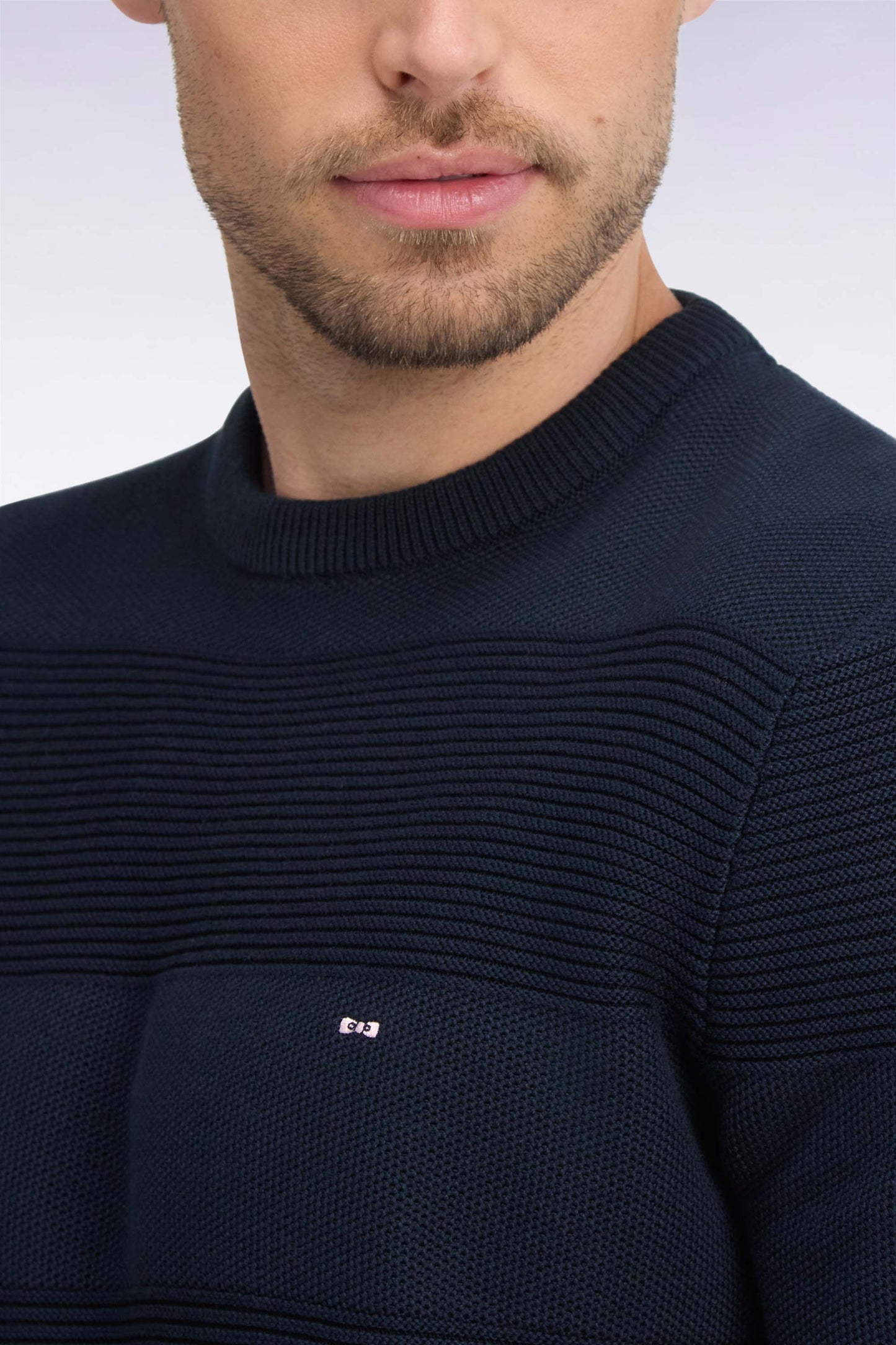 Pull à col rond en maille marine à effet de rayures coupe regular