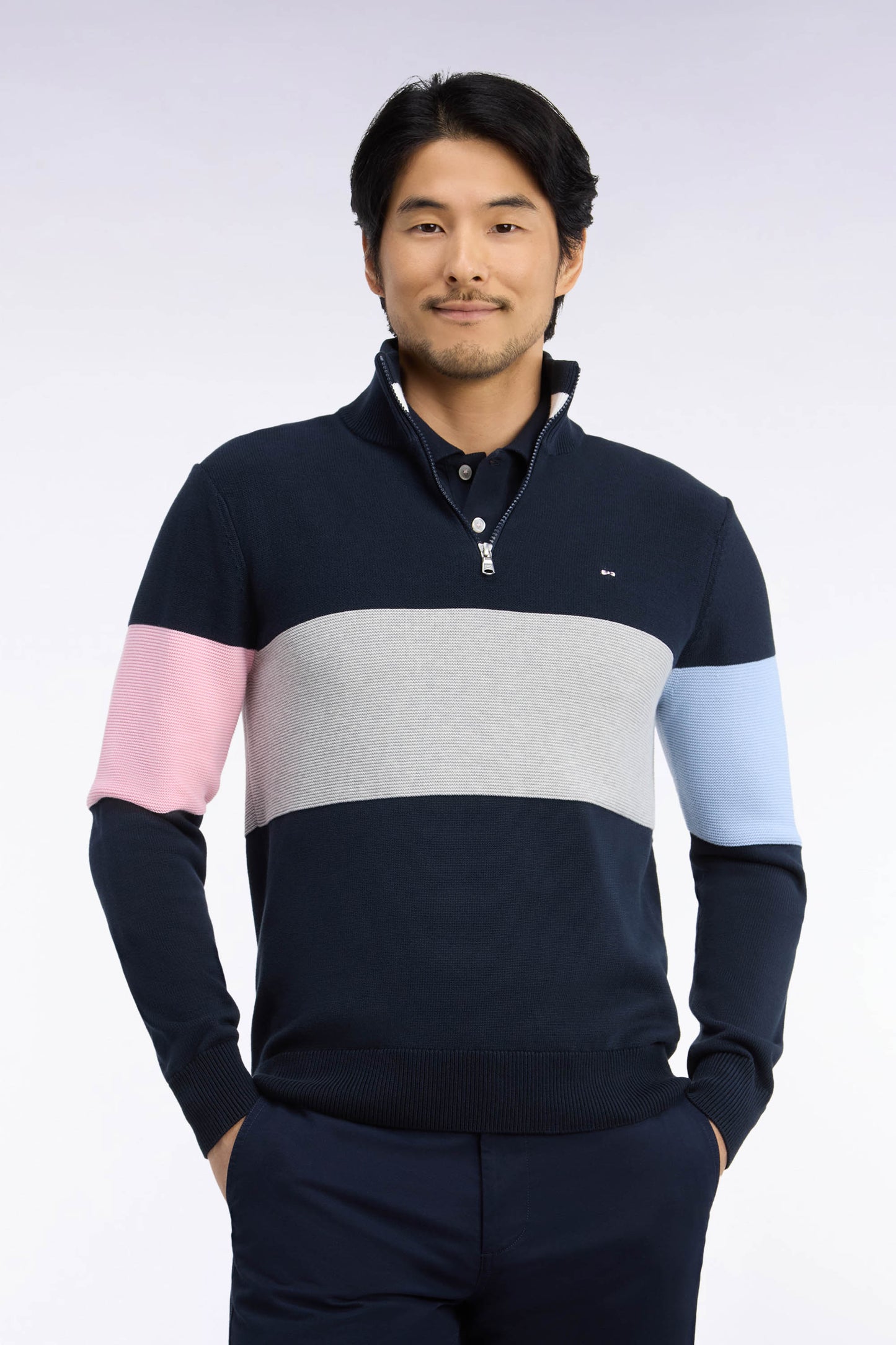 Pull à col camionneur en coton marine à découpe contrastée coupe droite