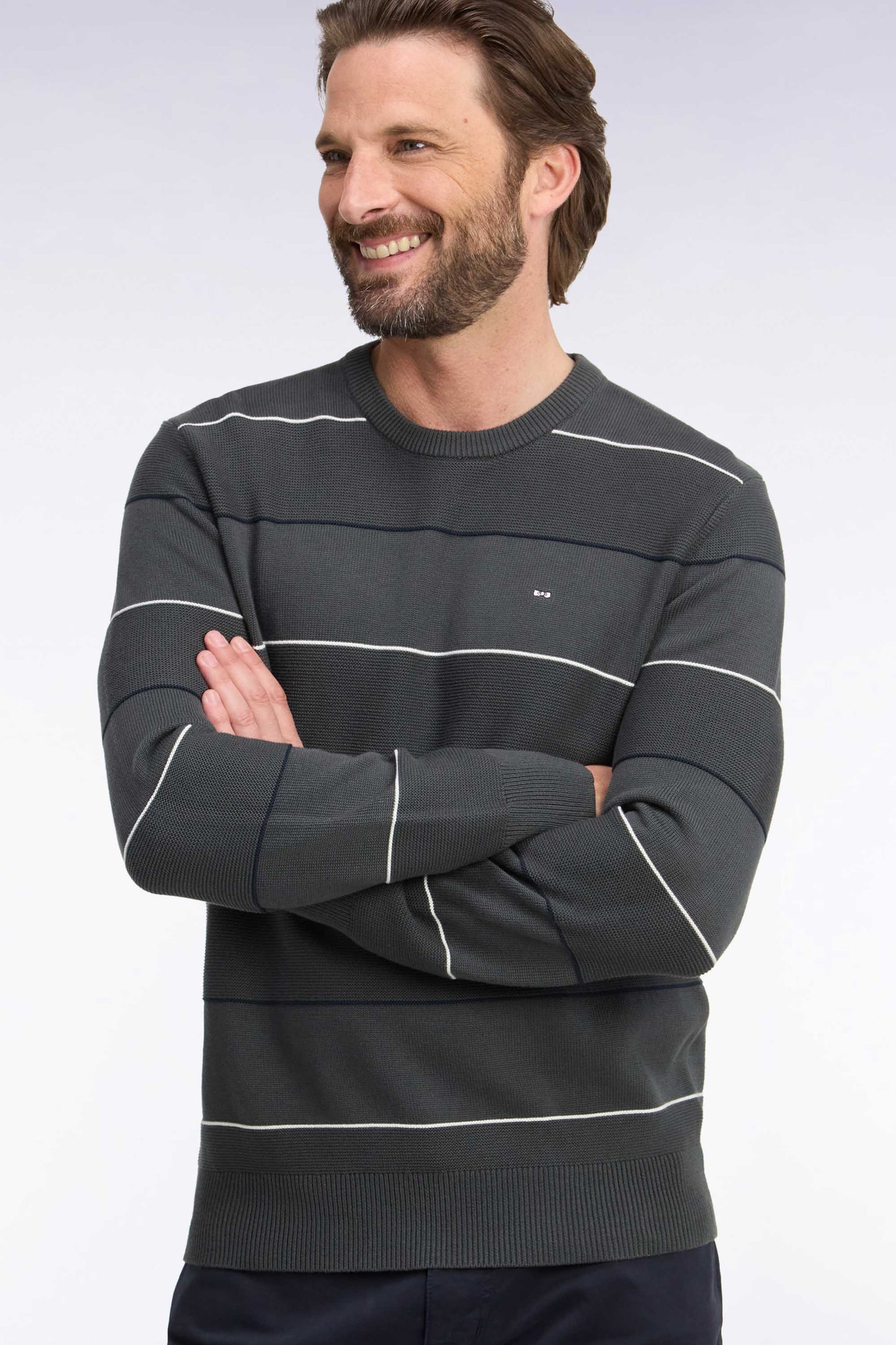 Pull à col rond en coton rayé kaki coupe droite
