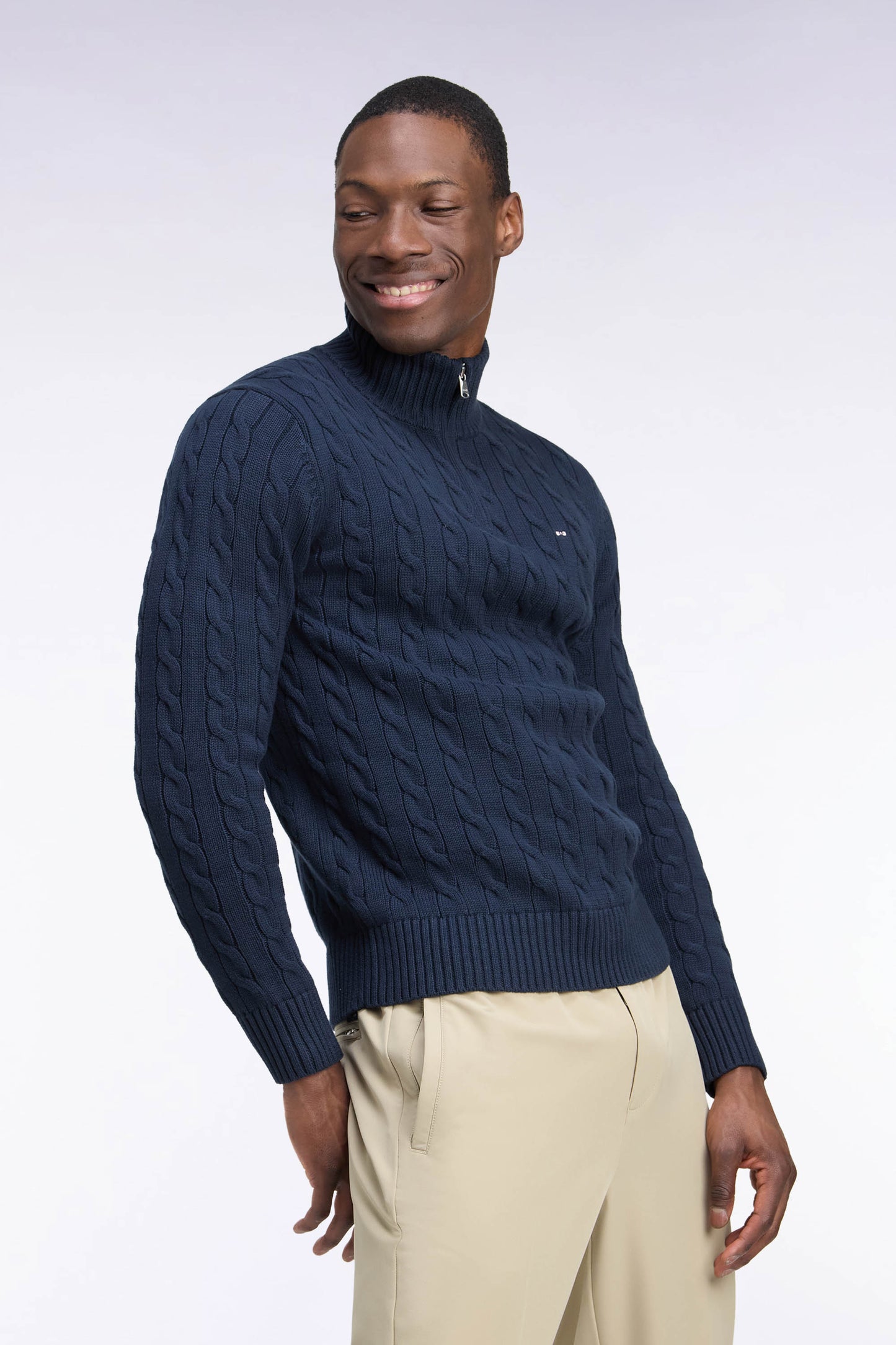 Pull à torsades à col camionneur en coton marine coupe droite