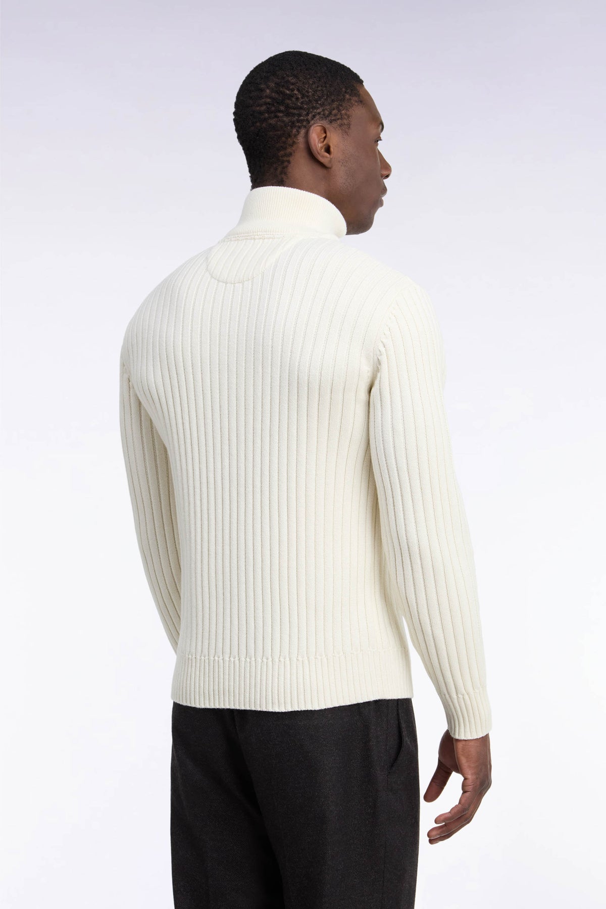 Pull col camionneur en laine et coton écru côtelé coupe droite