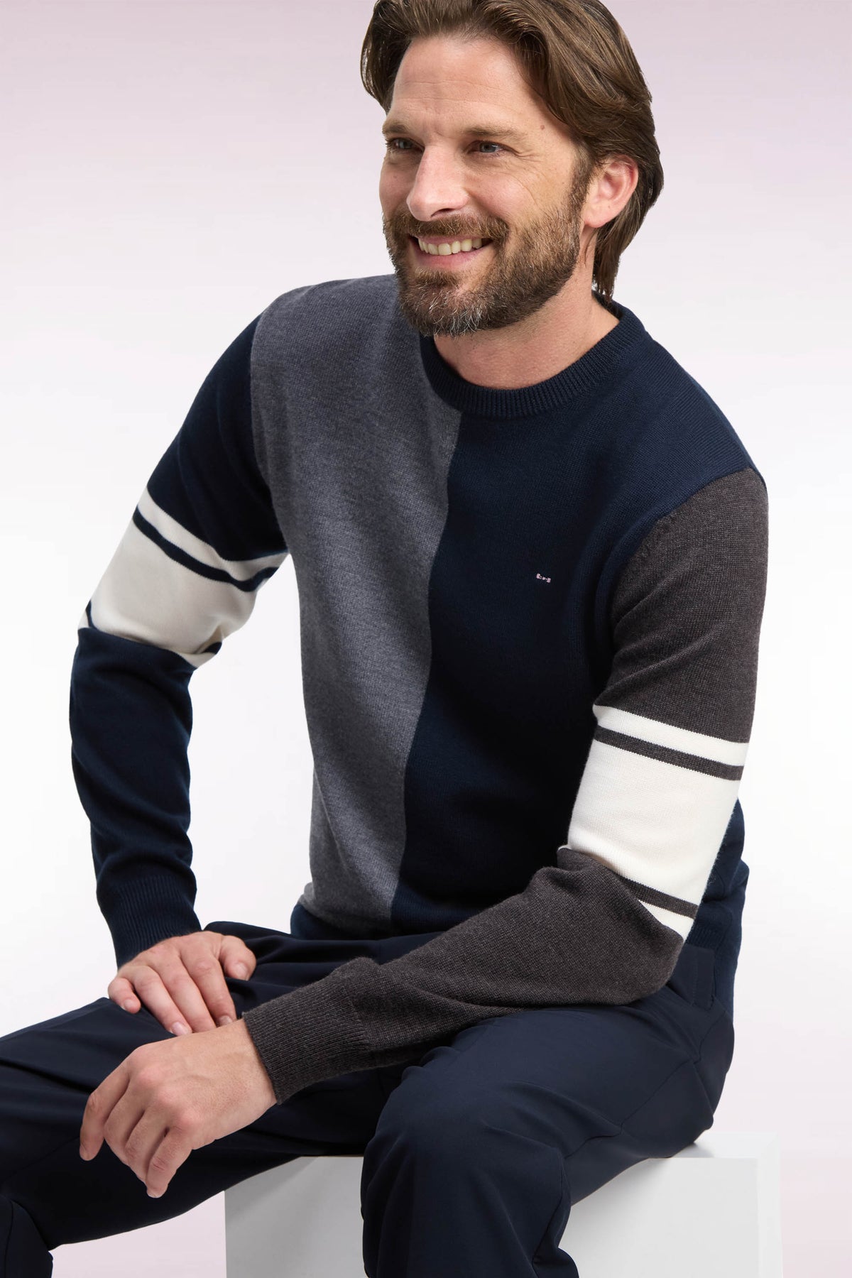 Pull à col rond à découpe verticale en jersey de laine mérinos tricolore