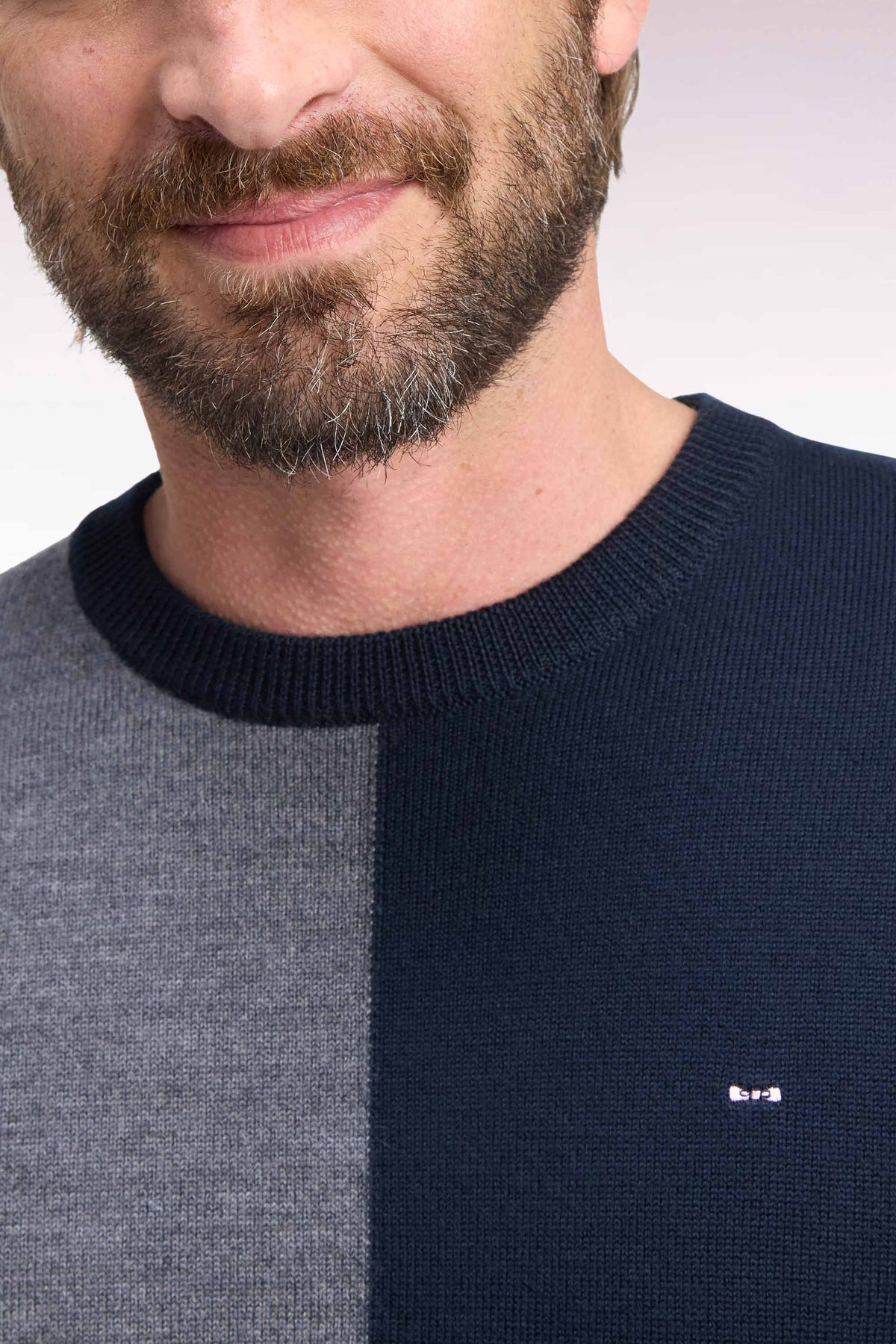 Pull à col rond à découpe verticale en jersey de laine mérinos tricolore