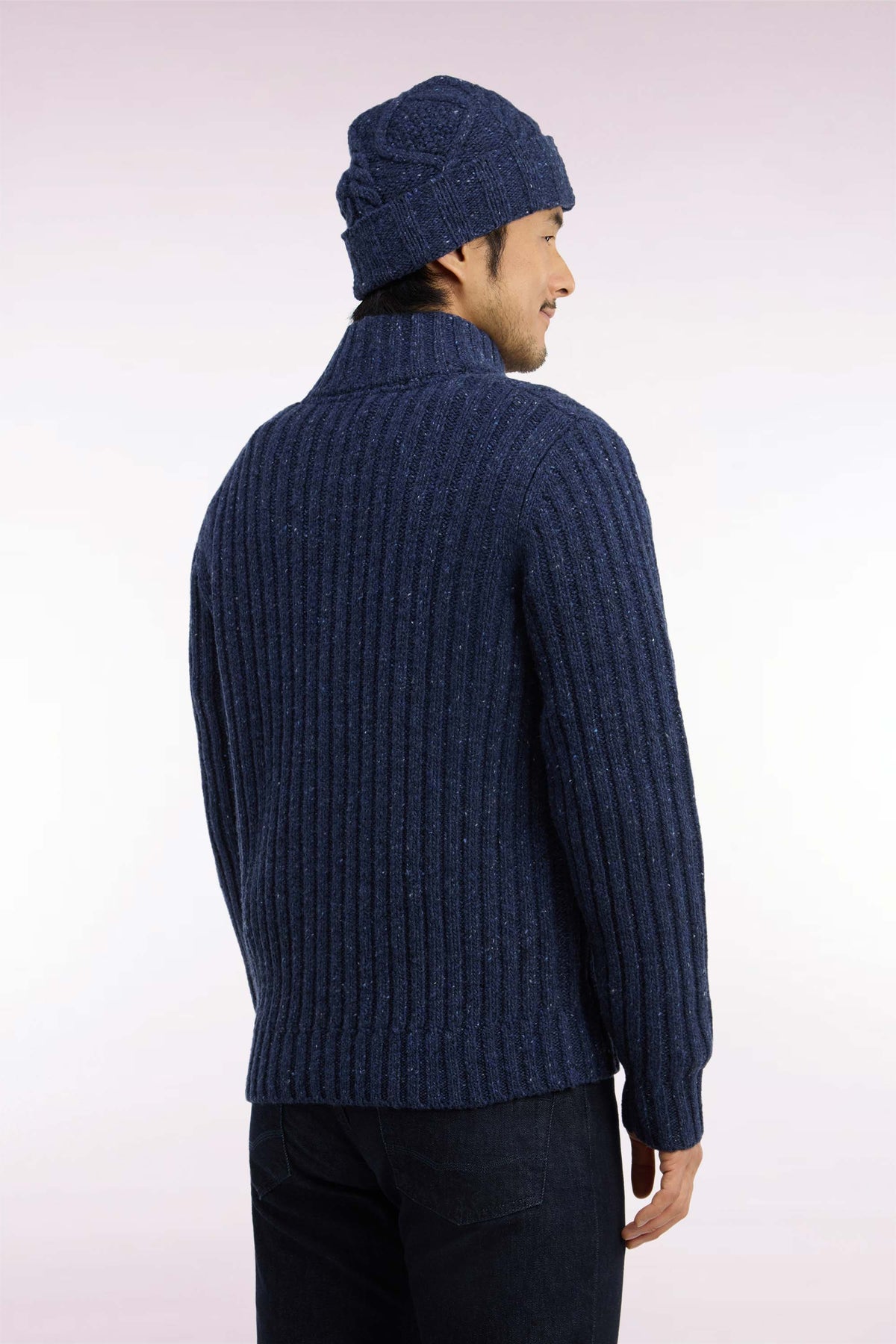 Pull à col montant boutonné en maille épaisse côtelée bleu chiné