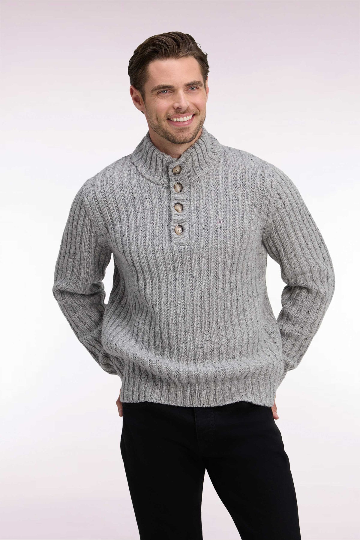 Pull à col montant boutonné en maille épaisse côtelée gris chiné
