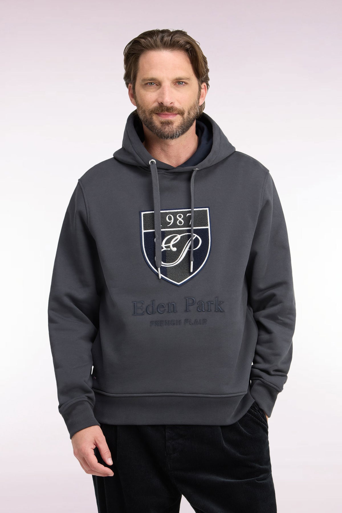 Sweatshirt à capuche en molleton coton kaki broderie héritage coupe droite