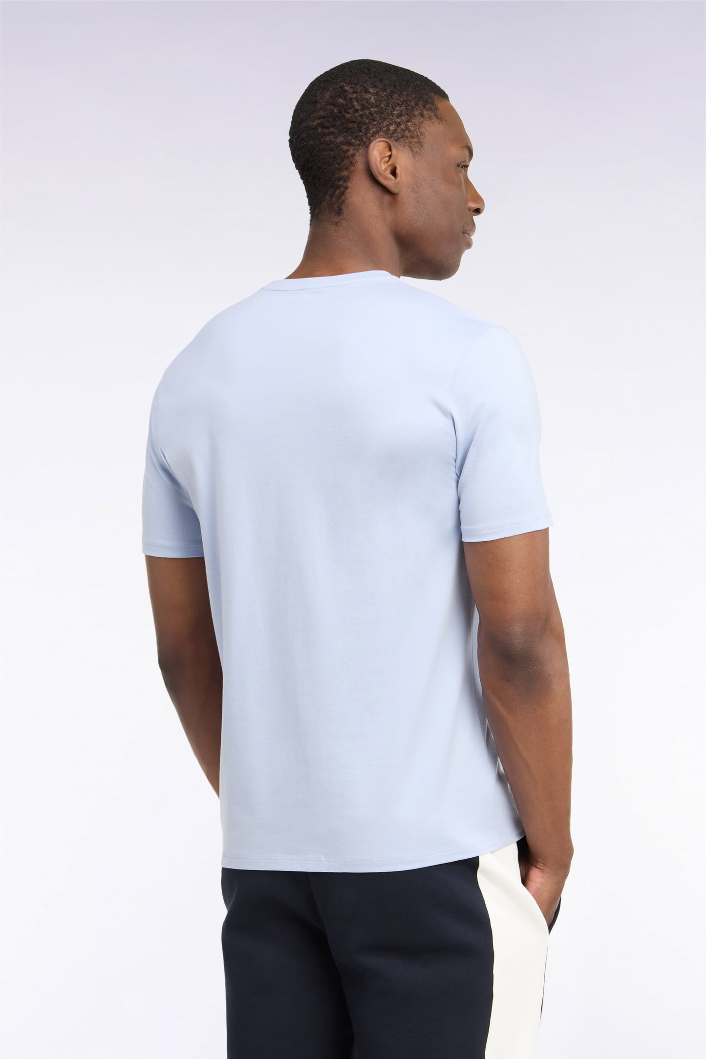 T-shirt manches courtes col rond en coton bleu ciel coupe droite