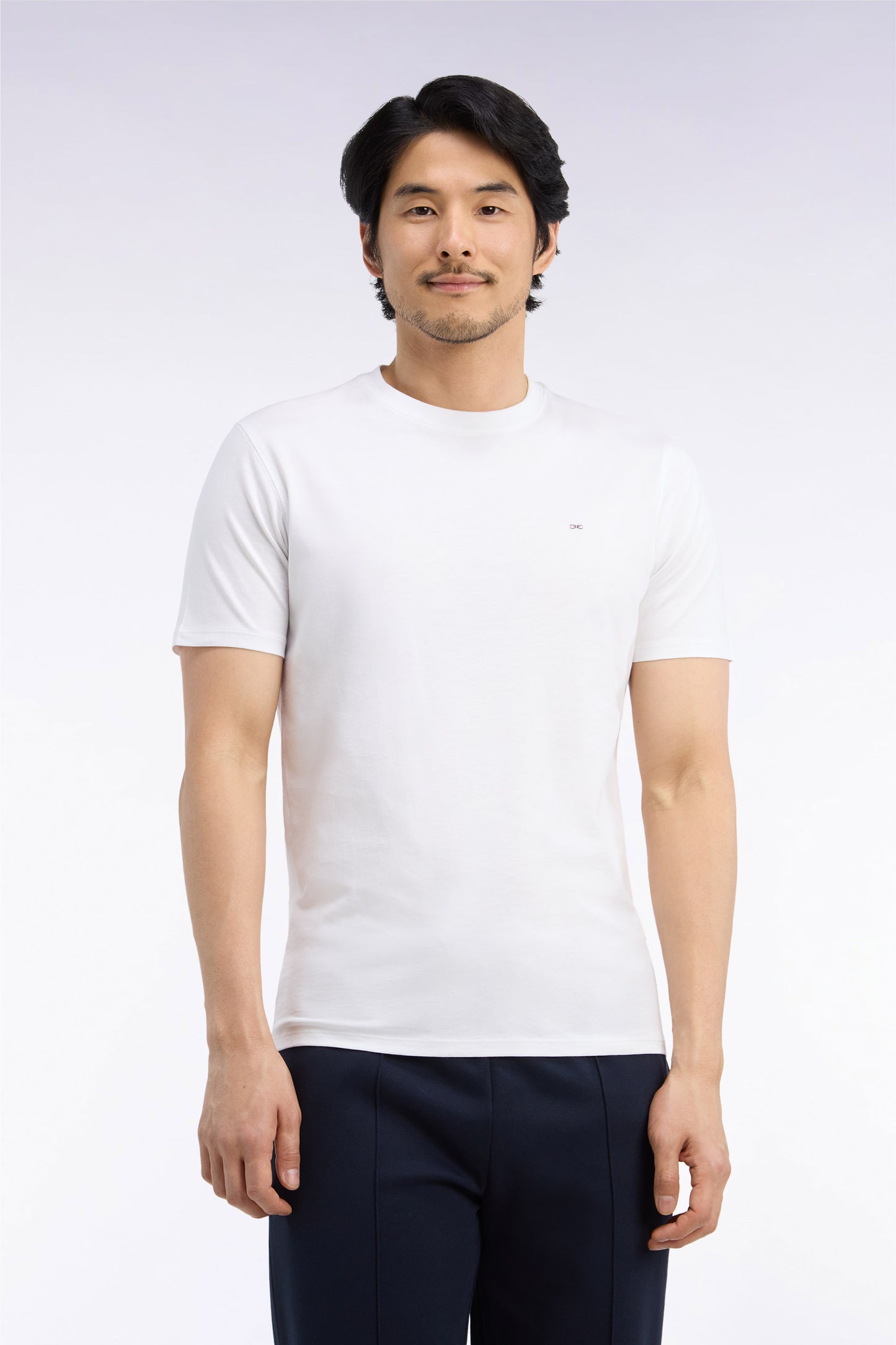 T-shirt manches courtes en coton blanc coupe droite nœud papillon
