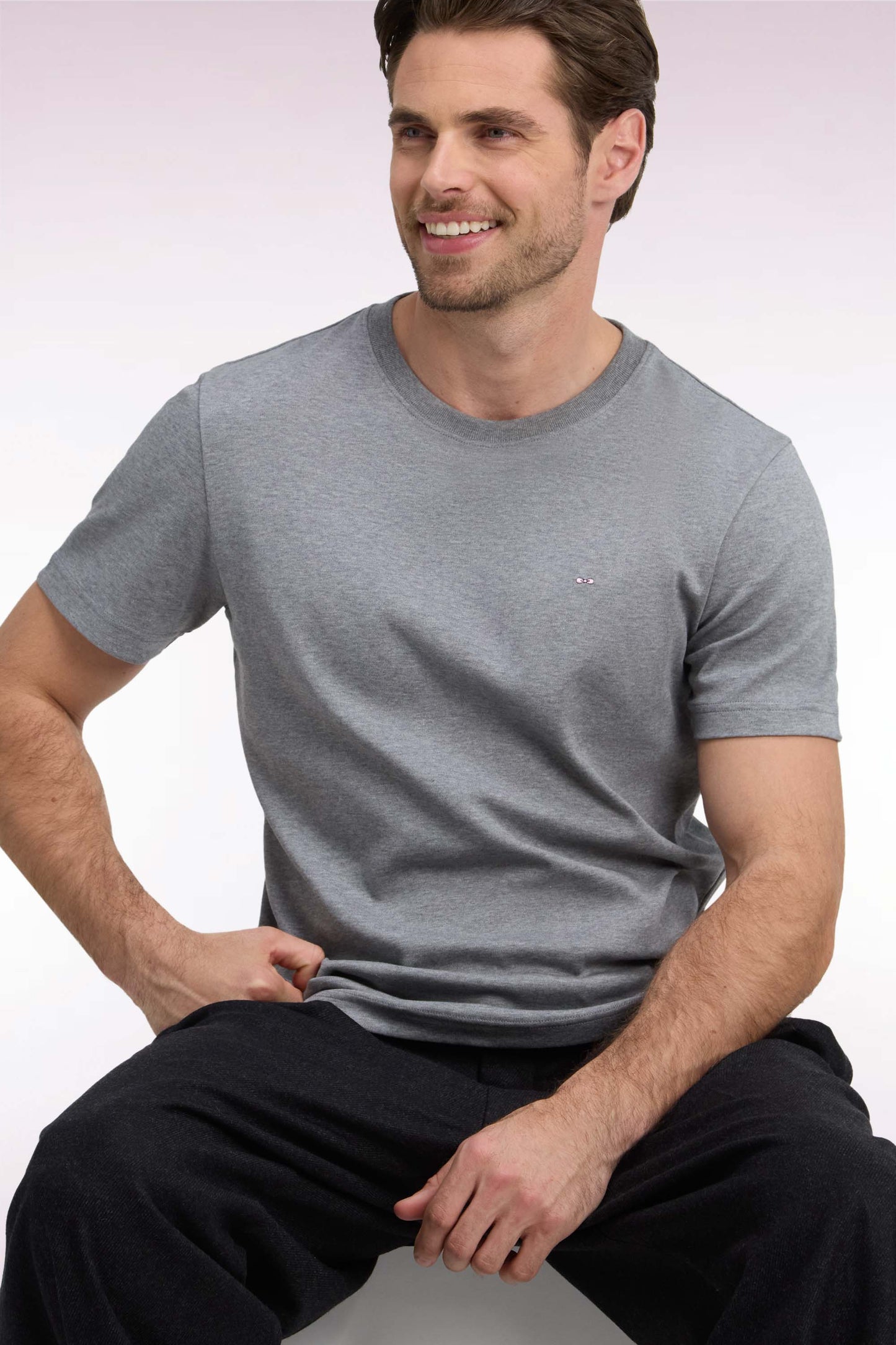 T-shirt manches courtes en coton gris coupe droite