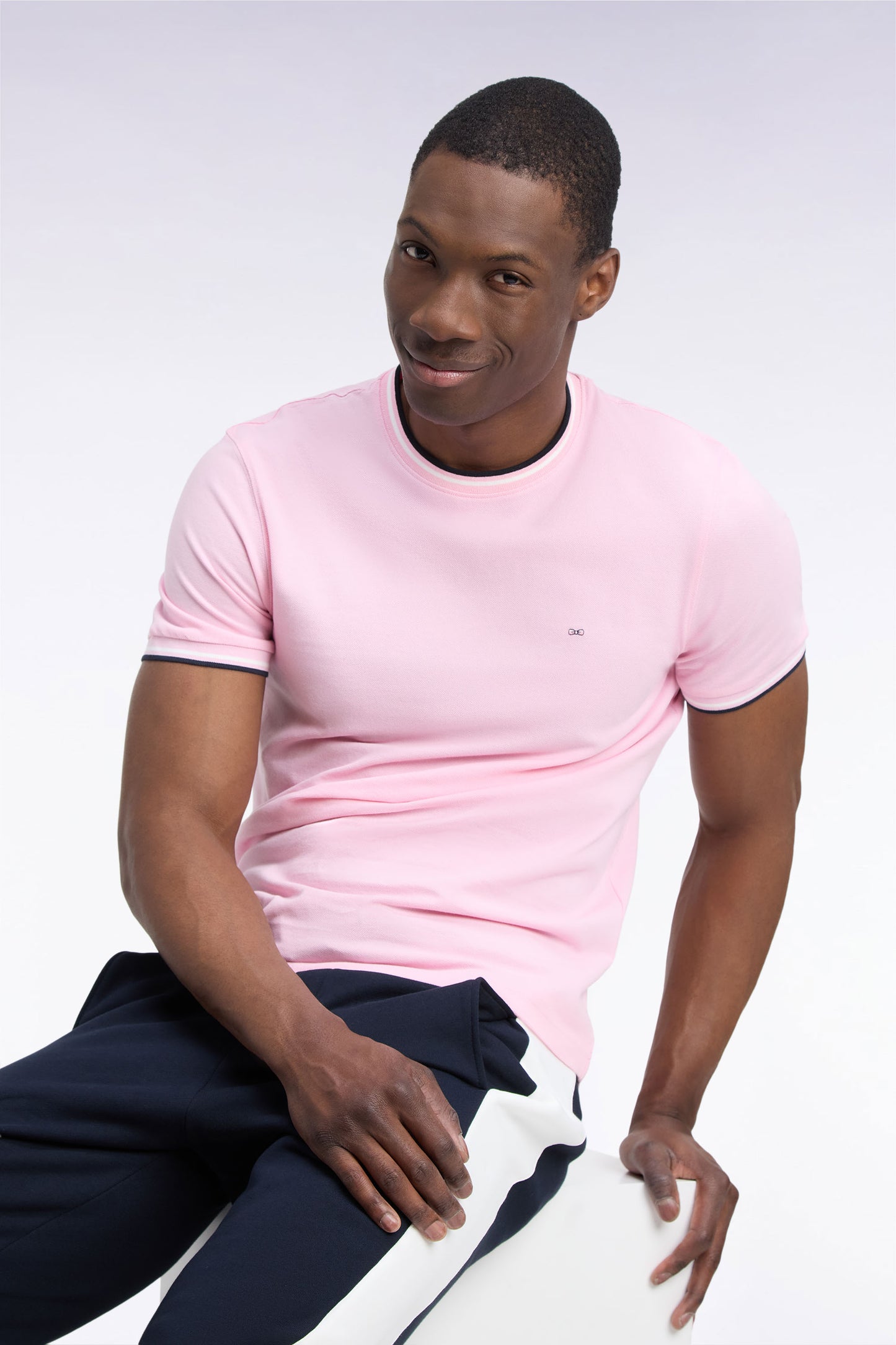 T-shirt manches courtes en coton rose à bords-côtes rayés coupe droite