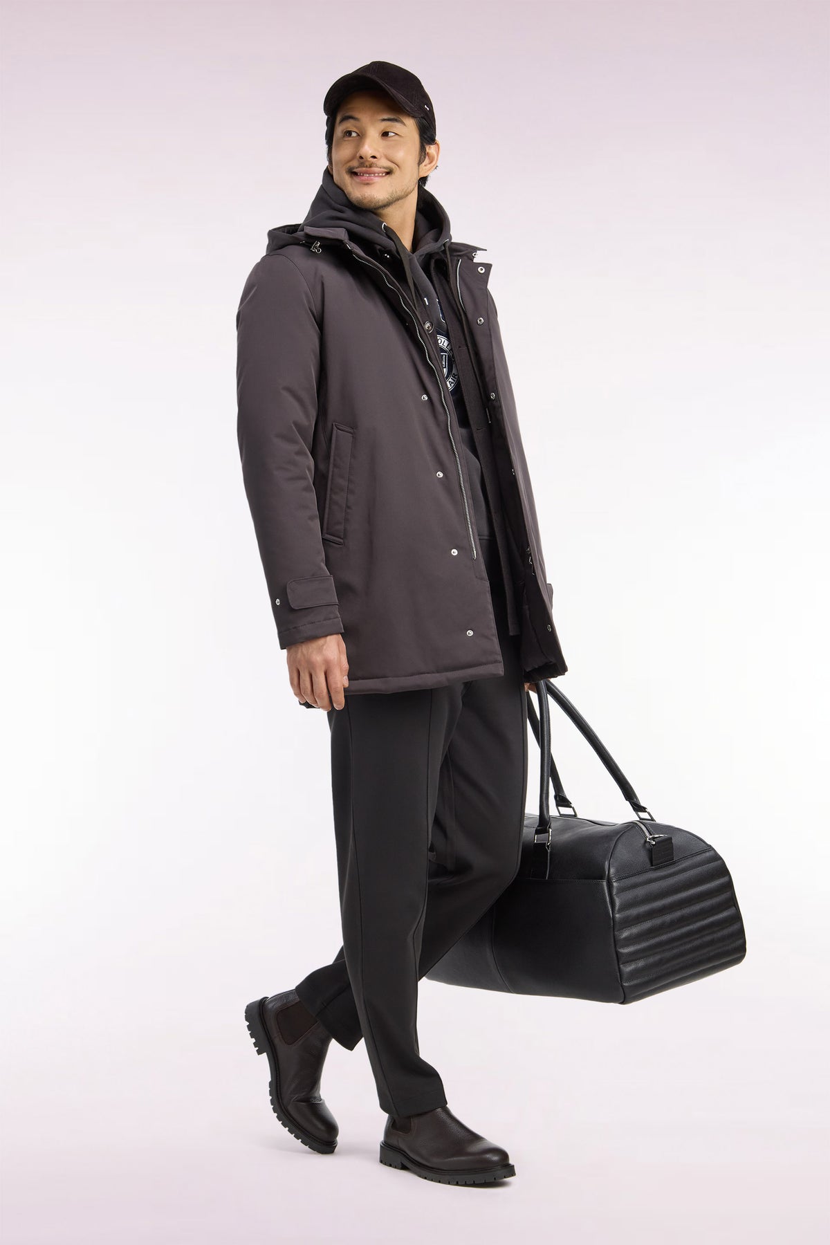 Imperméable en nylon marron à capuche amovible