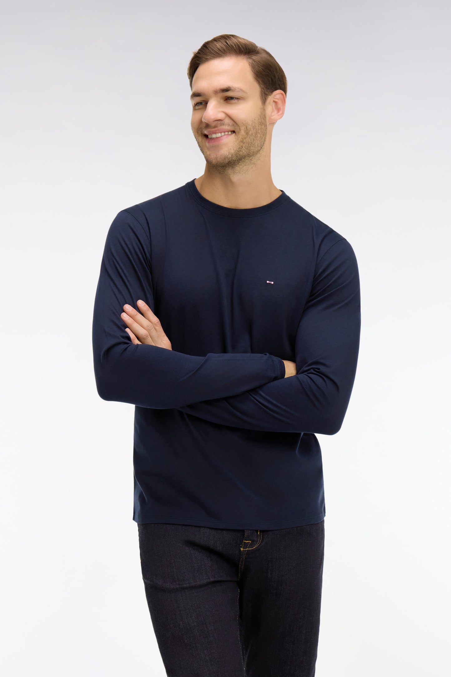 Long sleeved navy blue cotton t-shirt