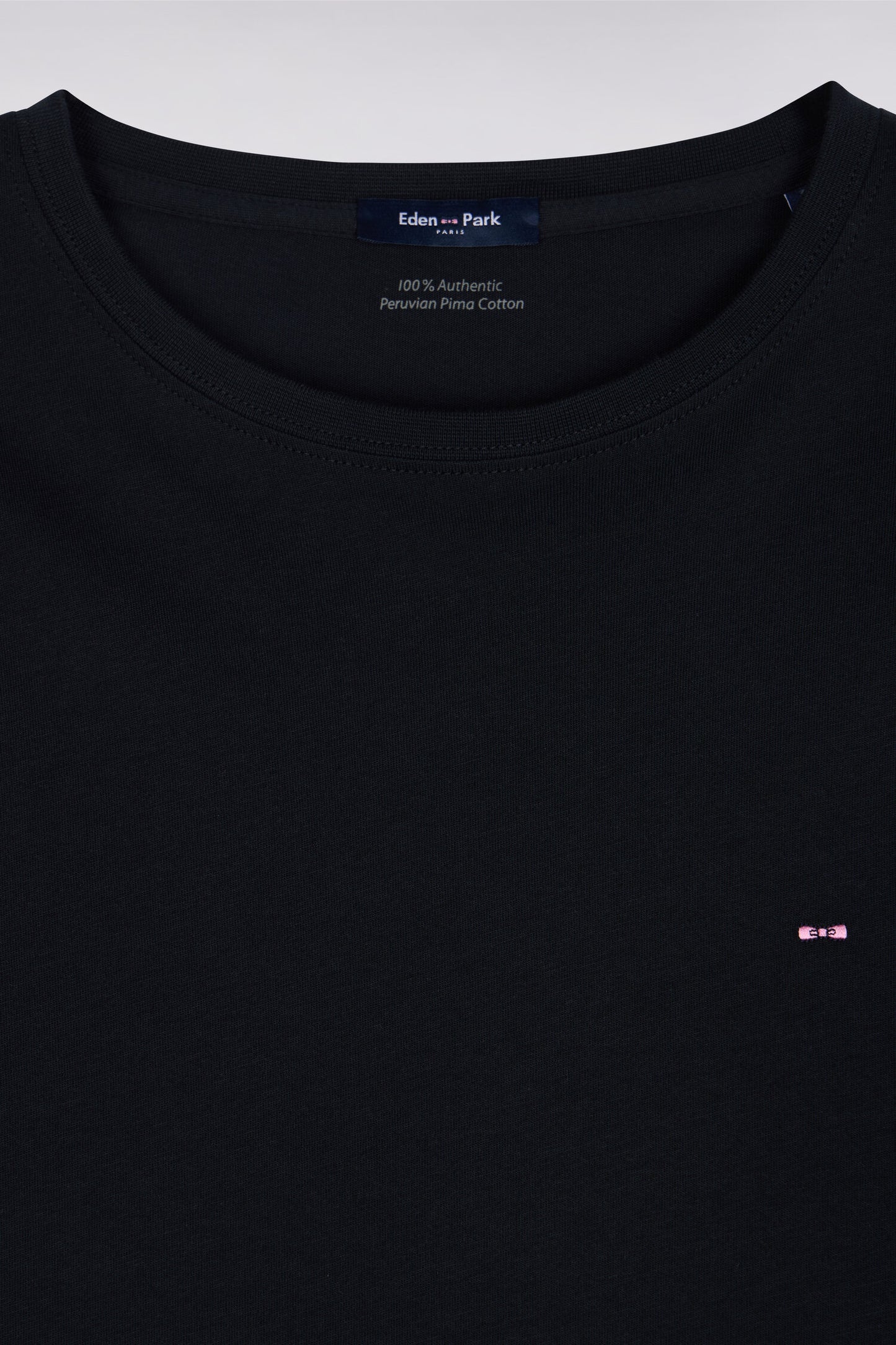 T-shirt noir col rond à manches longues