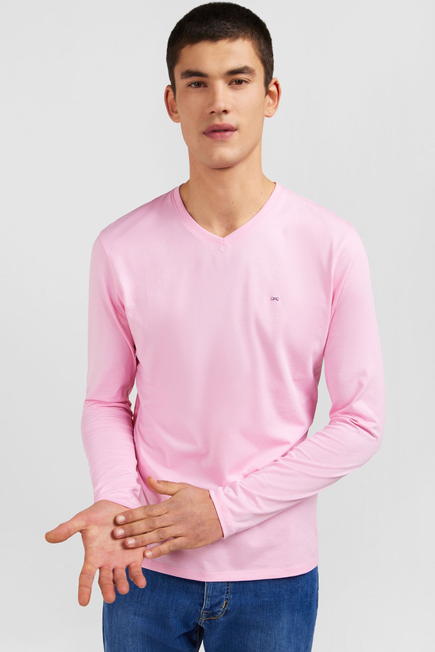 Long sleeved pink V neck t-shirt