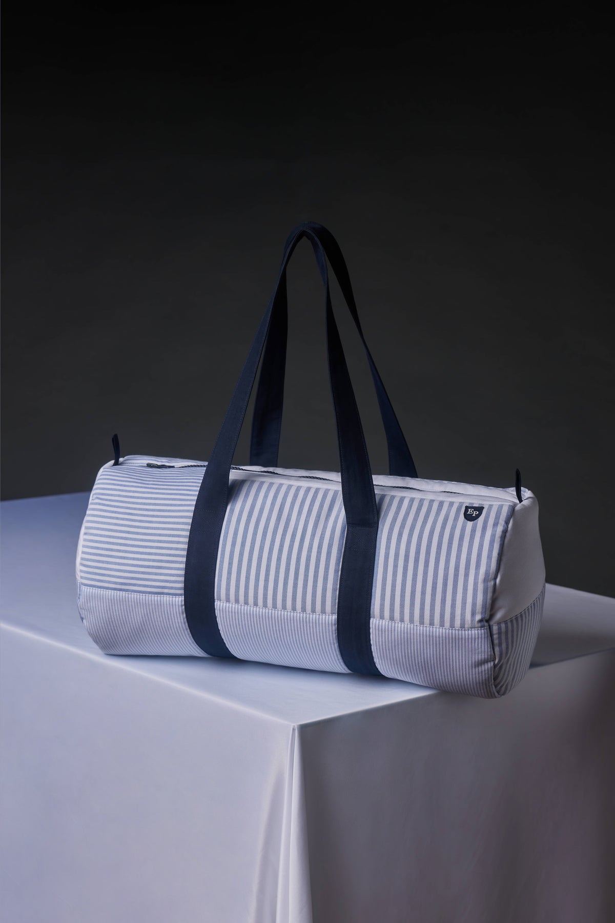 Sac polochon upcyclé Pap'Atelier en coton ciel rayé matelassé