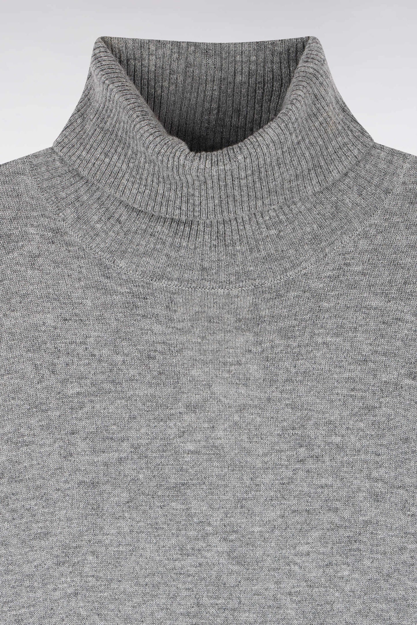Pull col roulé en laine vierge et cachemire gris