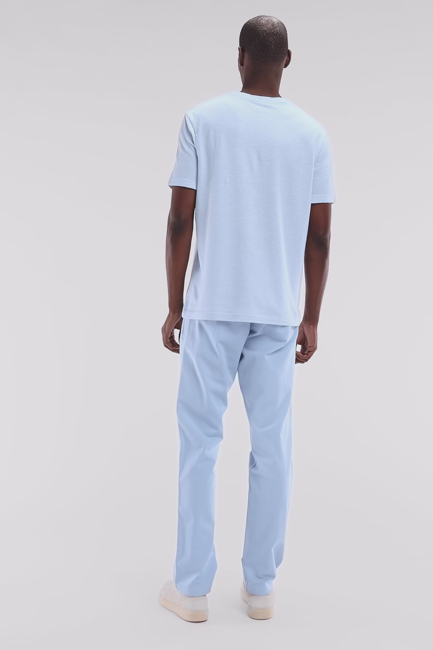 Pantalon chino sans pli en coton et lin stretch bleu ciel coupe droite