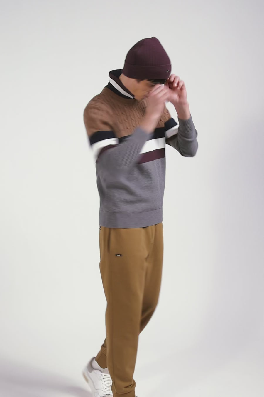 Regular camel fancy knit cotton crew neck jumper