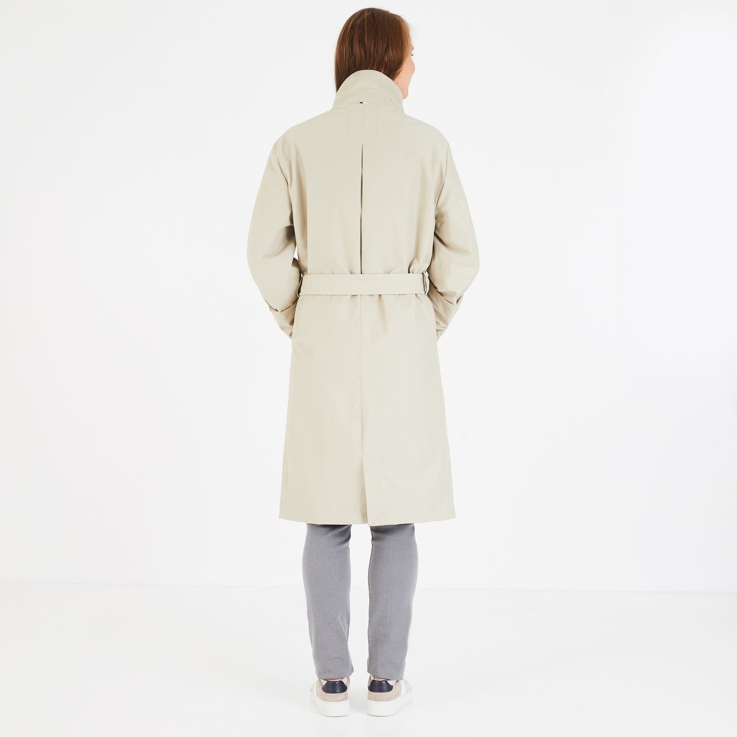 Imperméable beige avec ceinture