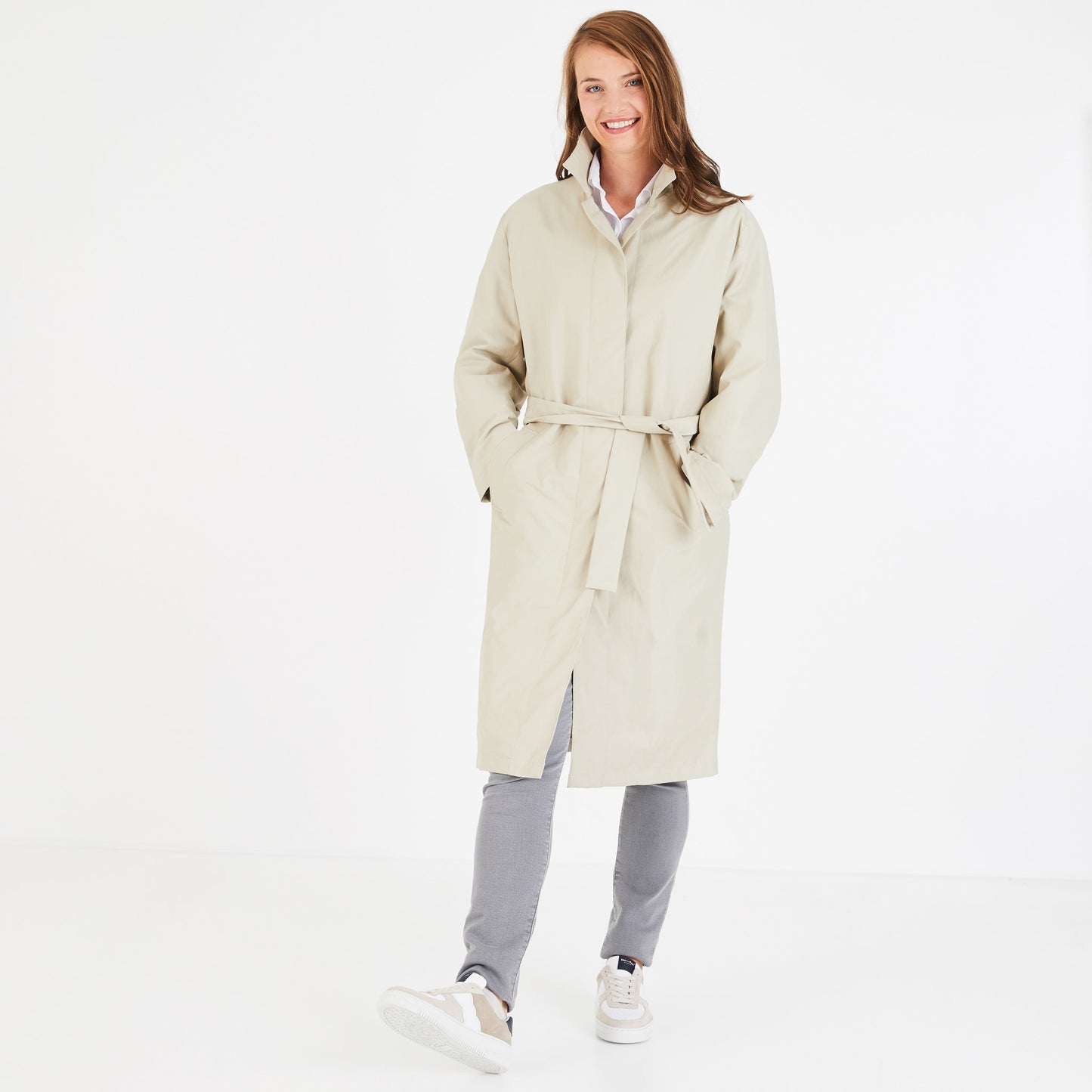 Imperméable beige avec ceinture