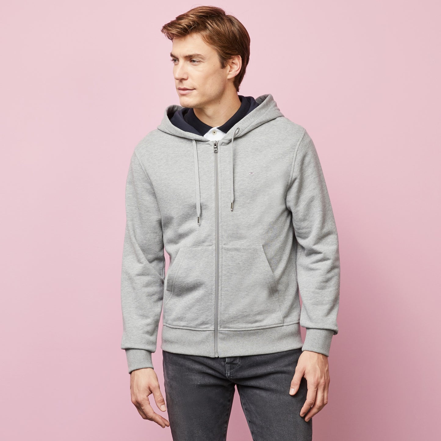 Sweat gris zippé à capuche