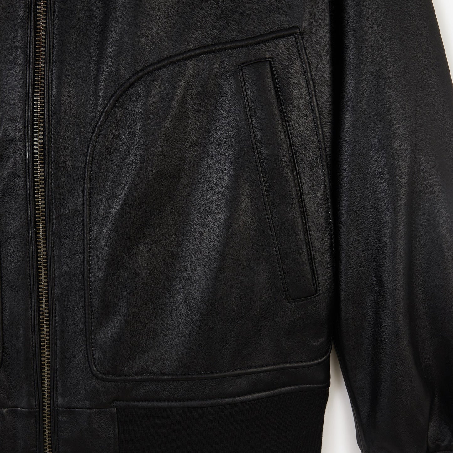Blouson zippé en cuir noir