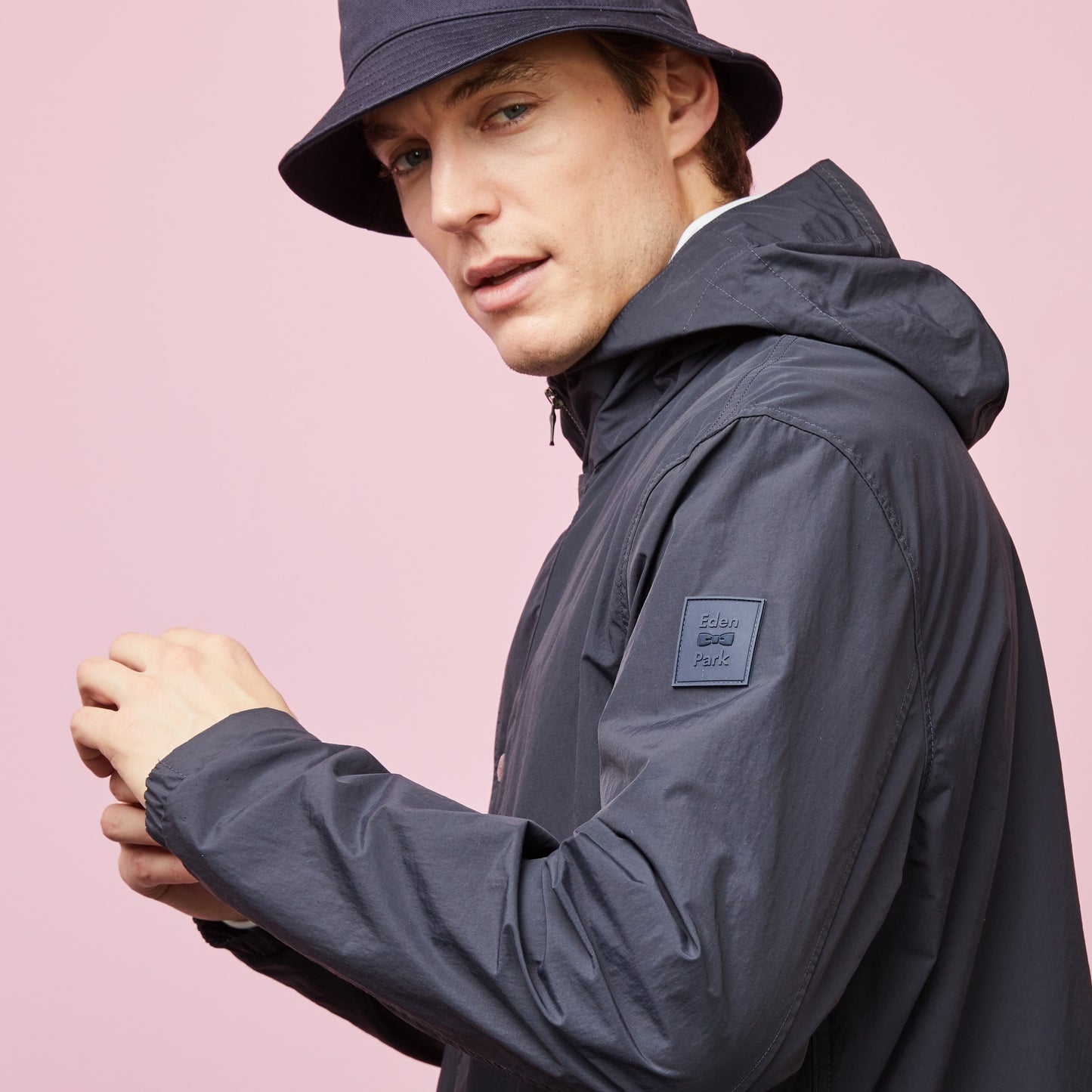 Parka bleu foncé mi-longue