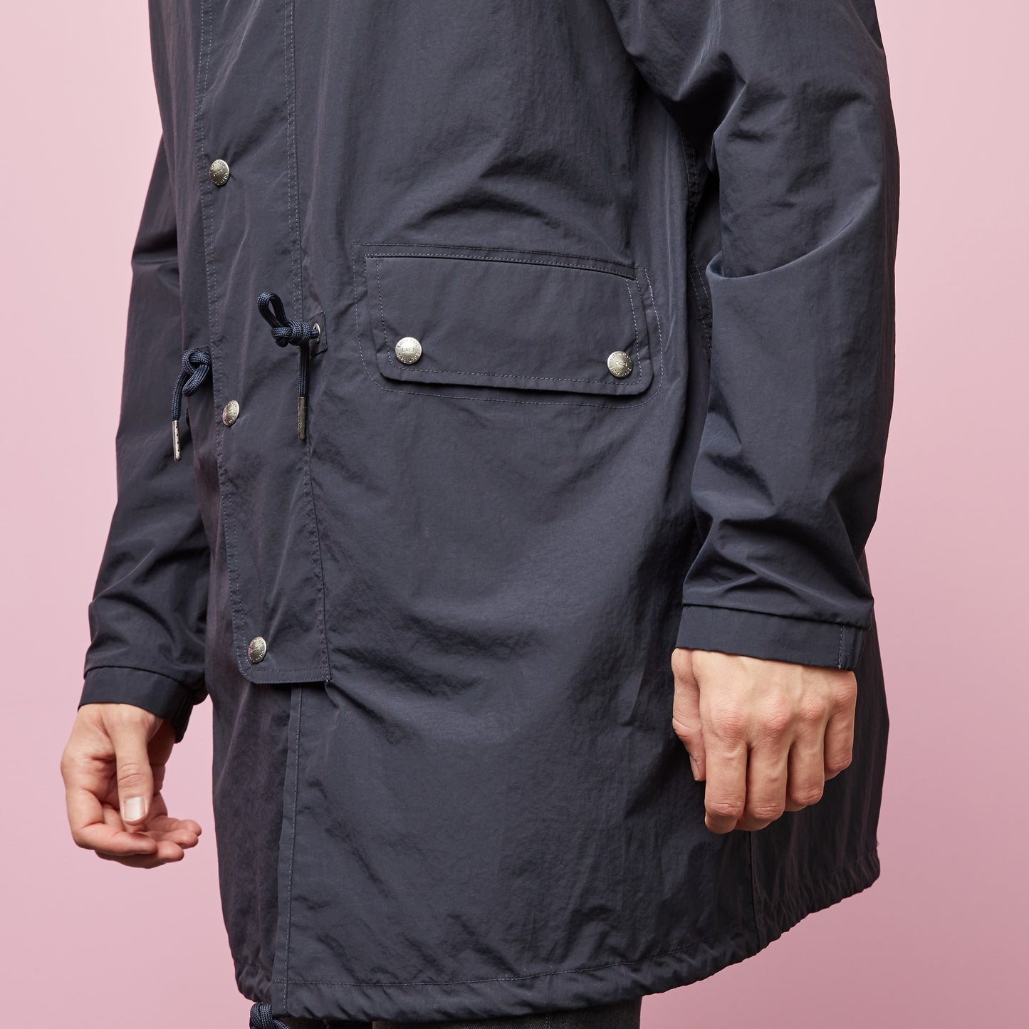 Parka bleu foncé mi-longue