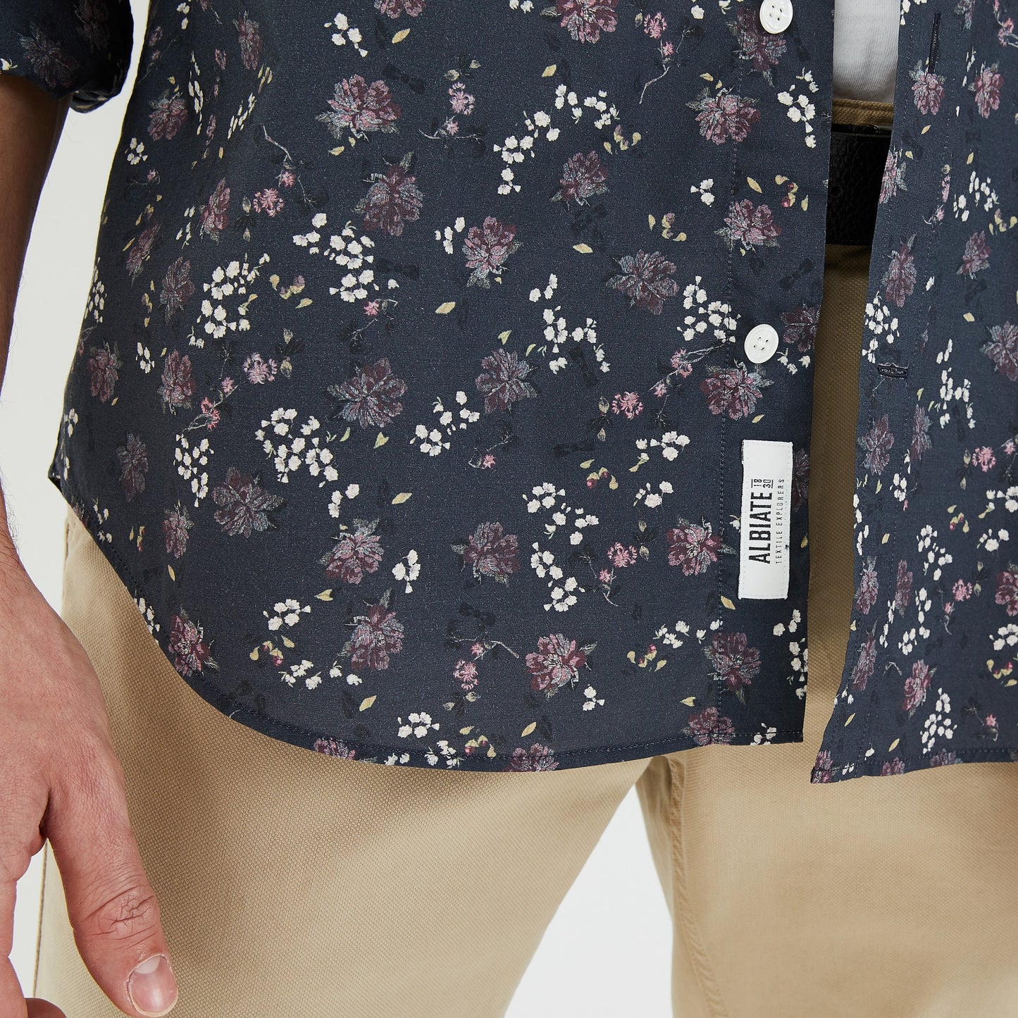 Navy blue shirt in premium cotton with floral pattern