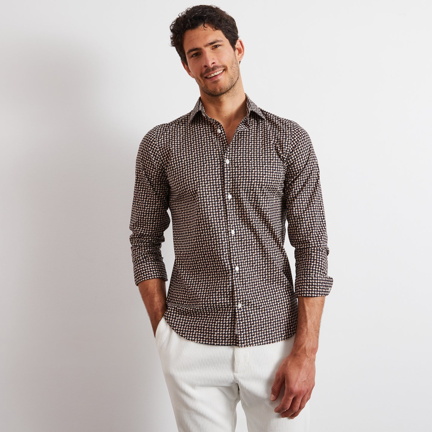 Chemise marron à motif rétro