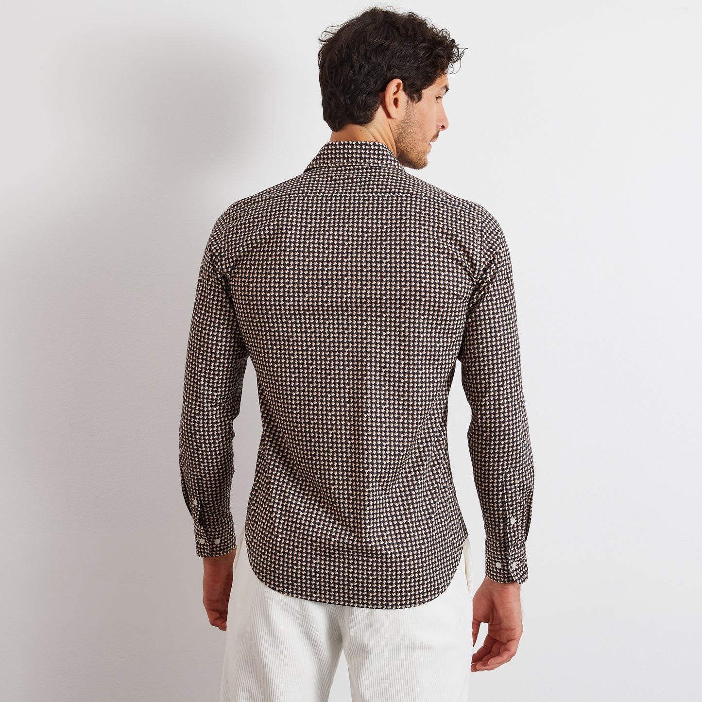 Chemise marron à motif rétro